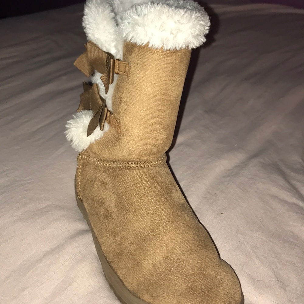 Girls boots